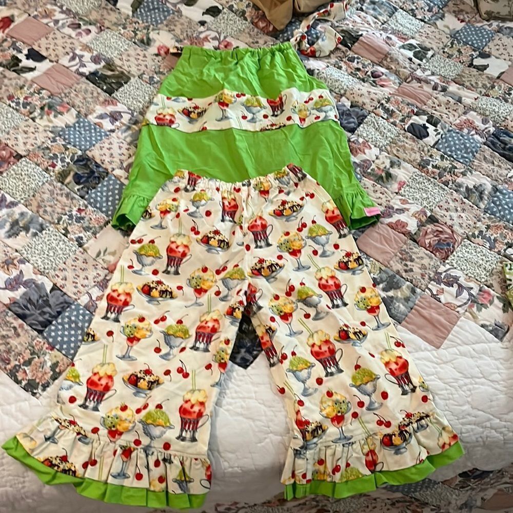 Ice cream shop outfit 